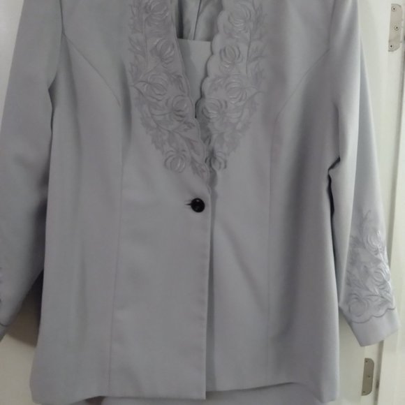 Women's Ben Marc International Platinum Skirt Suit - Picture 3 of 6